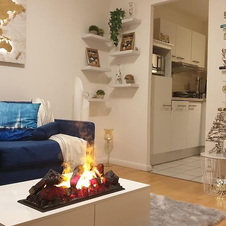 글룩스부르크 Gemuetlich U. Modern, Balkon,Pp,Strand,Delongi,Heimkino! 아파트 외부 사진