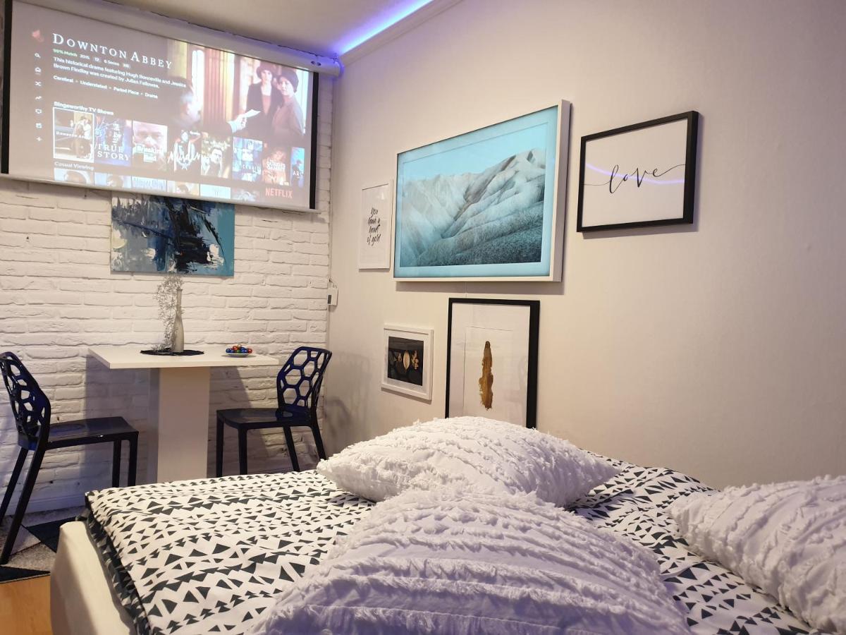 글룩스부르크 Gemuetlich U. Modern, Balkon,Pp,Strand,Delongi,Heimkino! 아파트 외부 사진