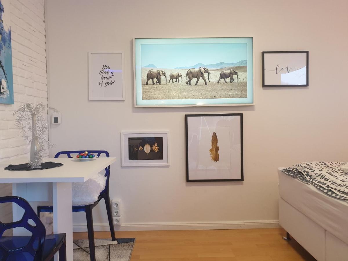 글룩스부르크 Gemuetlich U. Modern, Balkon,Pp,Strand,Delongi,Heimkino! 아파트 외부 사진